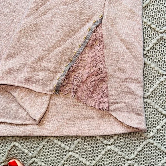 Gimmicks by BKE Pink V-Neck Sweater Eoth Embellishment and Lace Hood - Picture 4 of 7